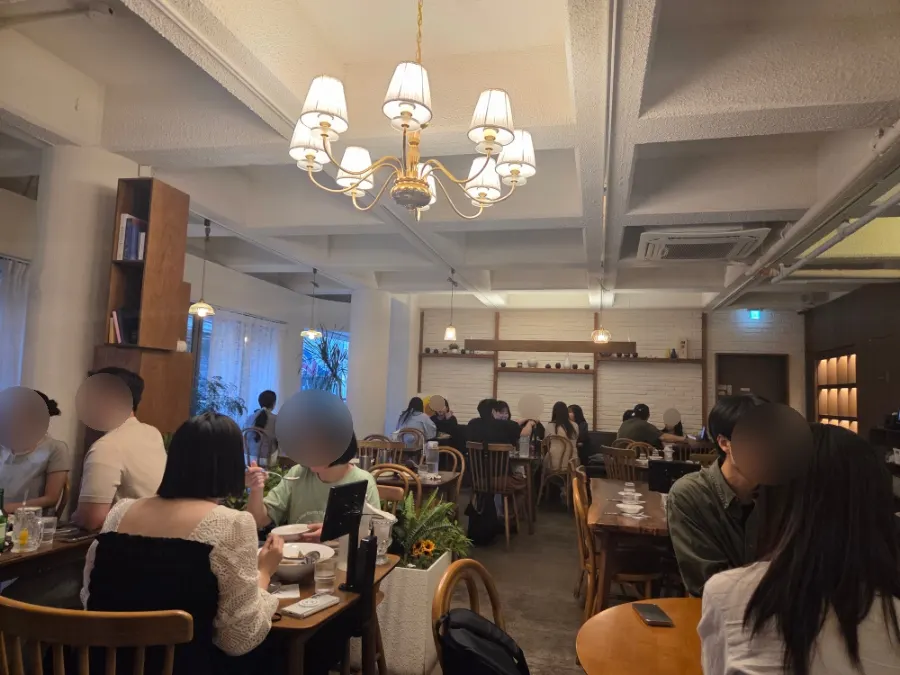 Moa Gangnam interior with wooden furniture