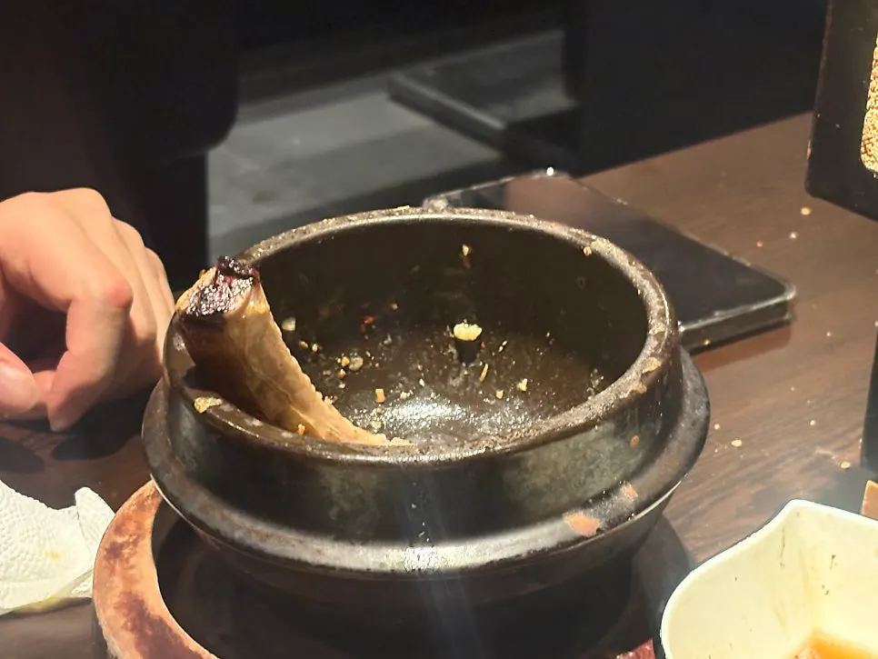 뼈에 붙은 살점까지 먹은 인증 사진