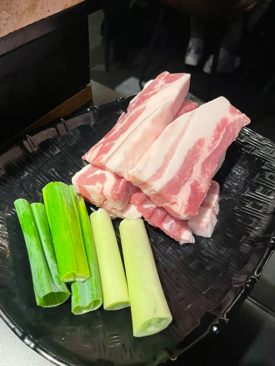맛있게 먹는 방법 안내와 곁들임 구성