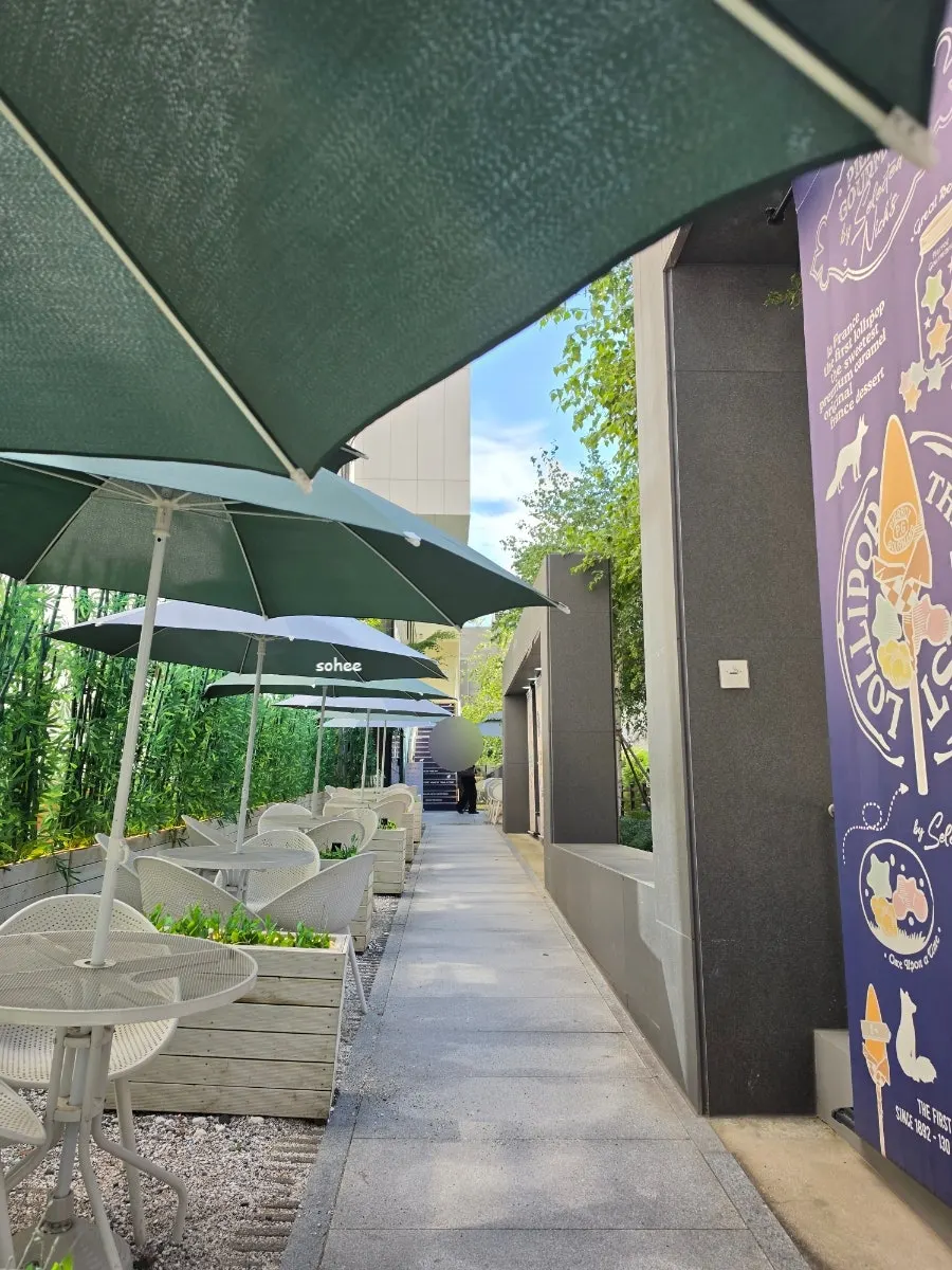 Selected Nicks café space near Gangnam Station