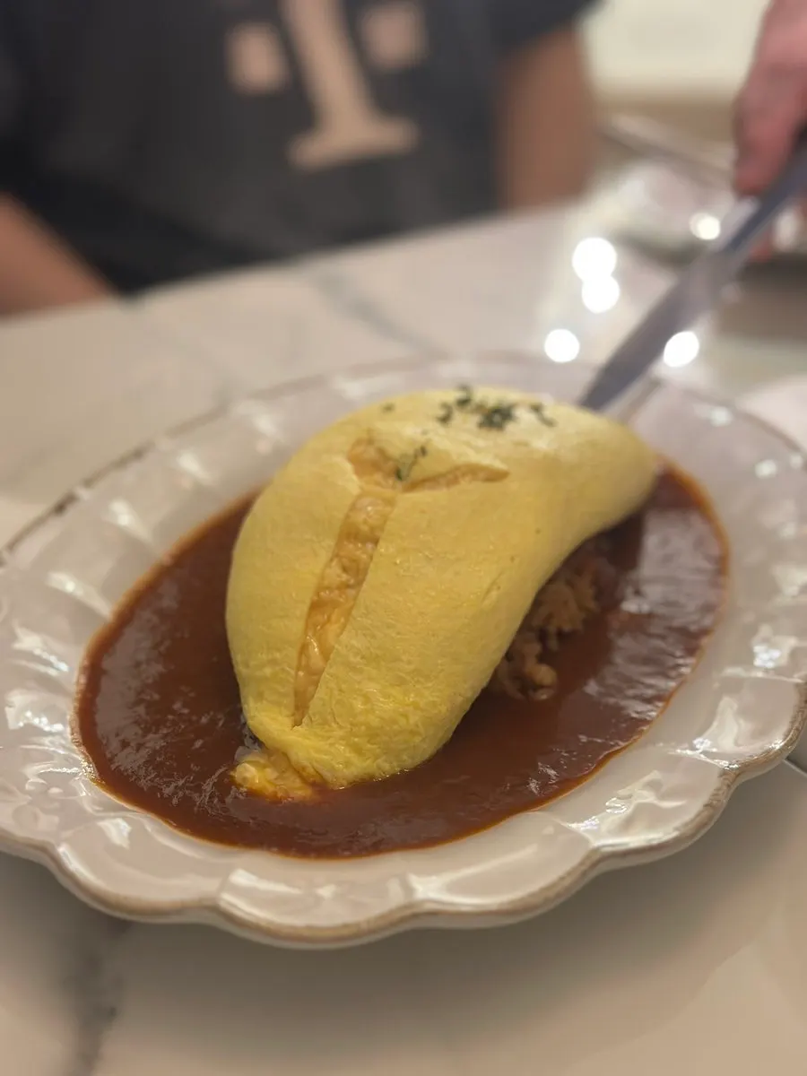 Cut Darak omelet rice