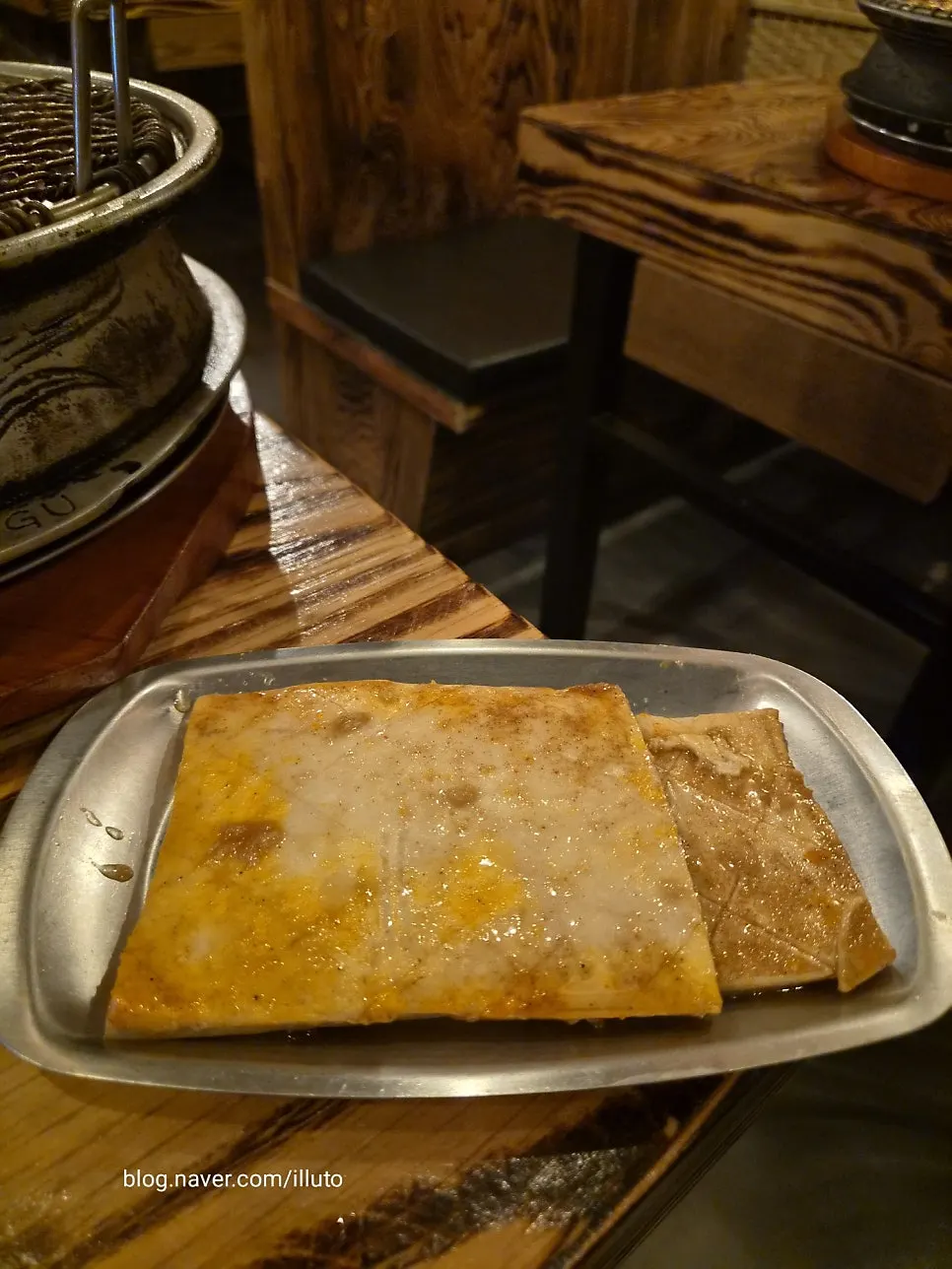 양푼에 담겨 나온 김치말이 국수