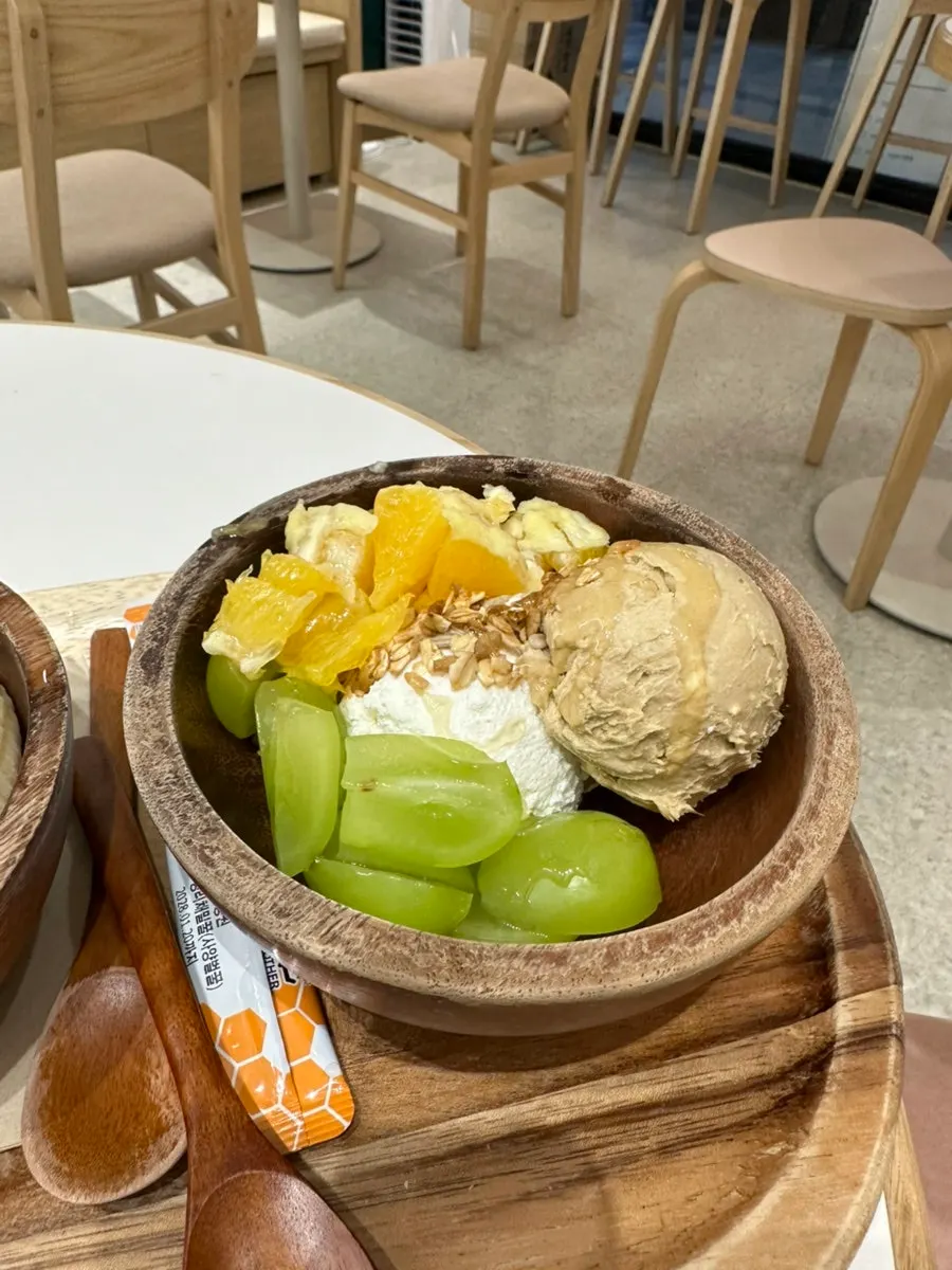 Black milk tea flavored Greek yogurt bowl