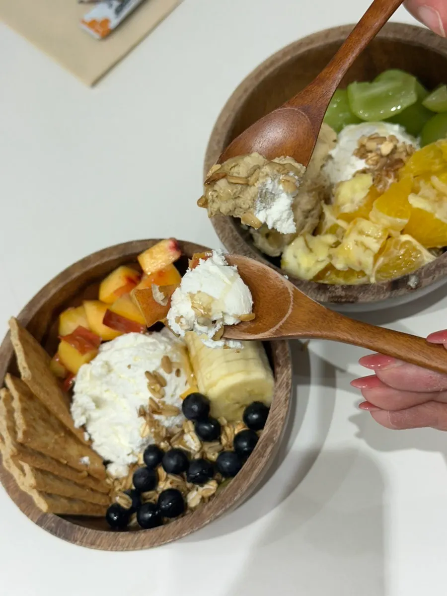 Side view of the Claire Double yogurt bowl