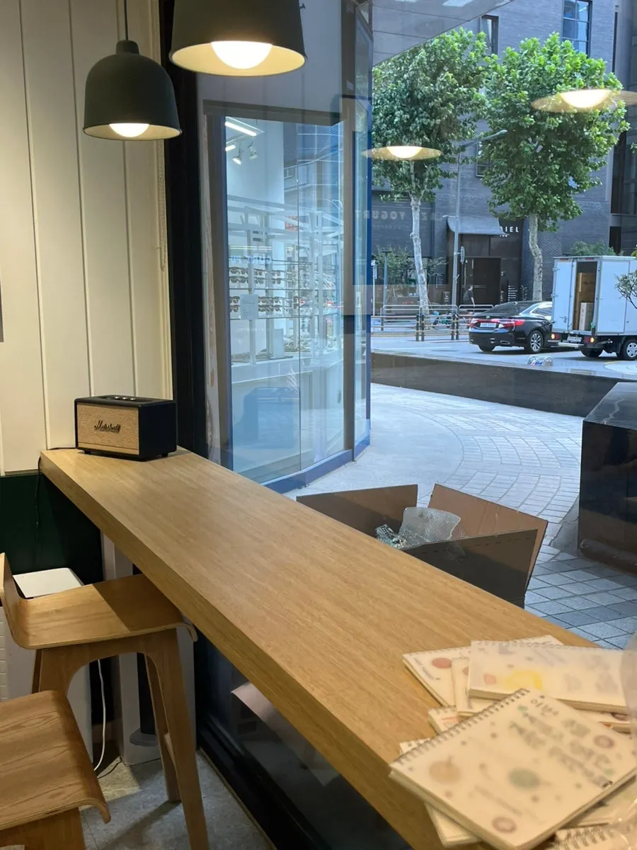 Interior atmosphere of Lazy Yogurt Gangnam