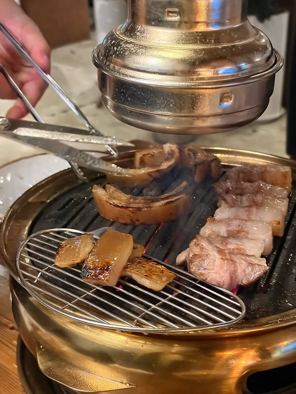 직원이 구워주는 고기 메뉴 이미지