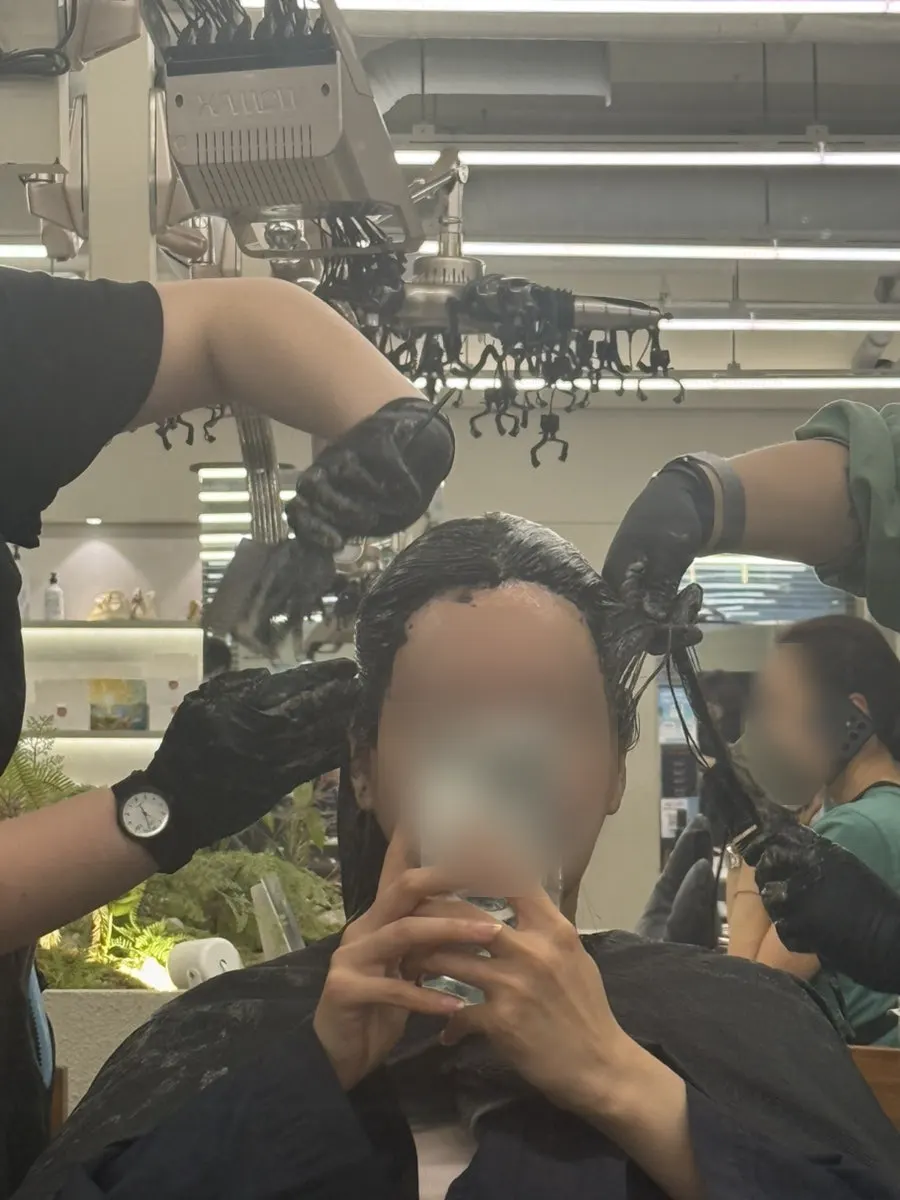Applying the dye