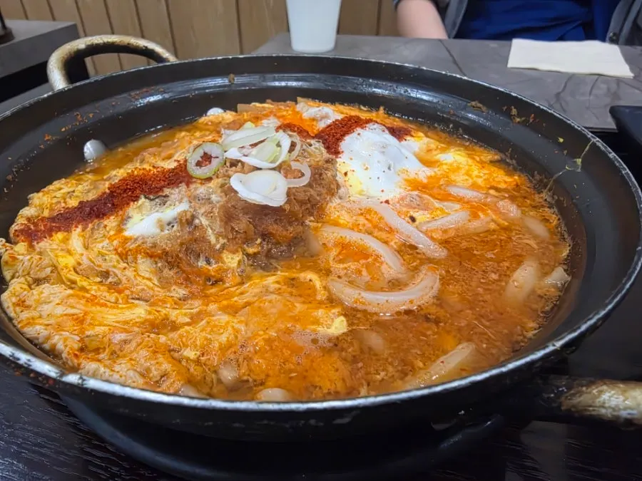 국물 있는 매콤까츠나베