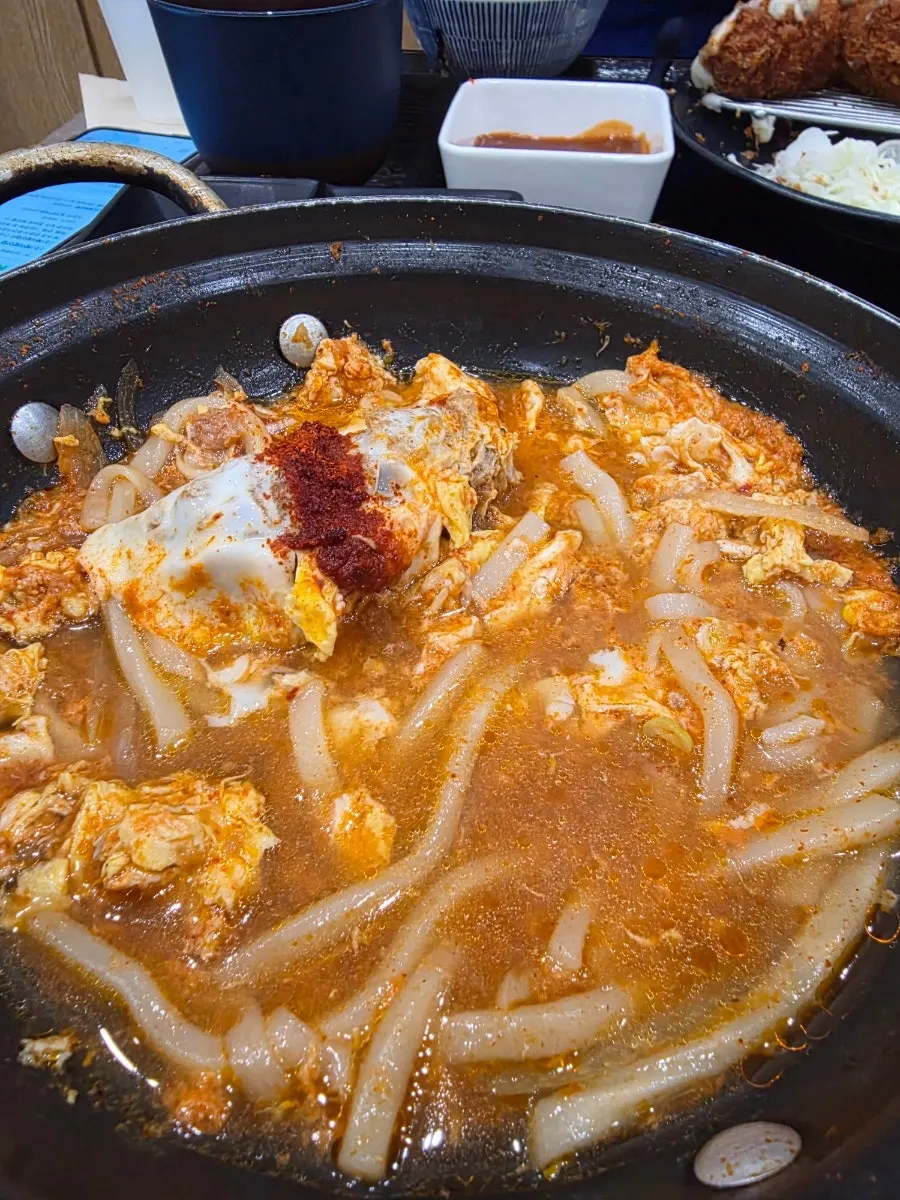 돈까스와 면이 들어간 까츠나베