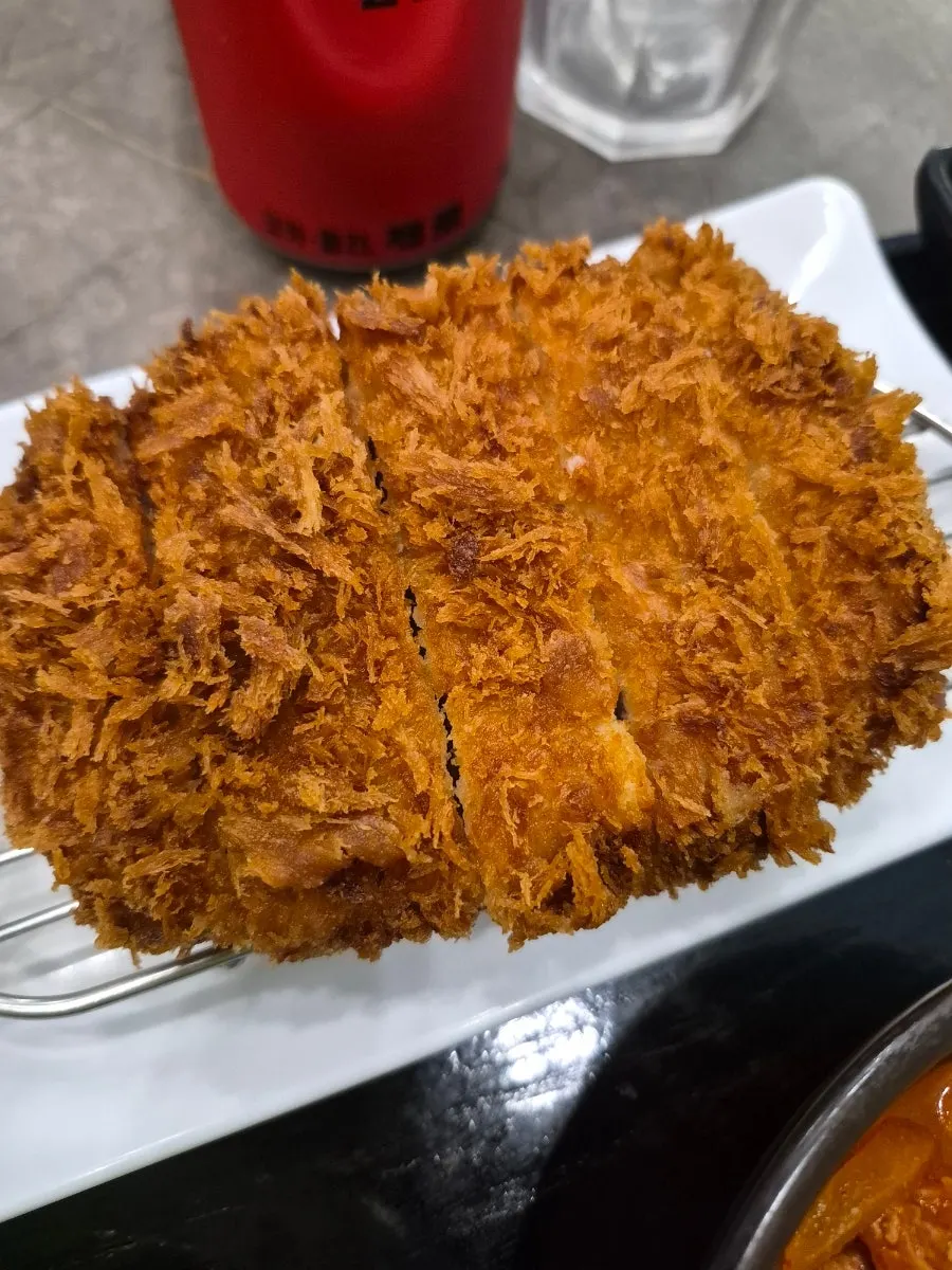 강남구청역 상가에 위치한 청담까츠