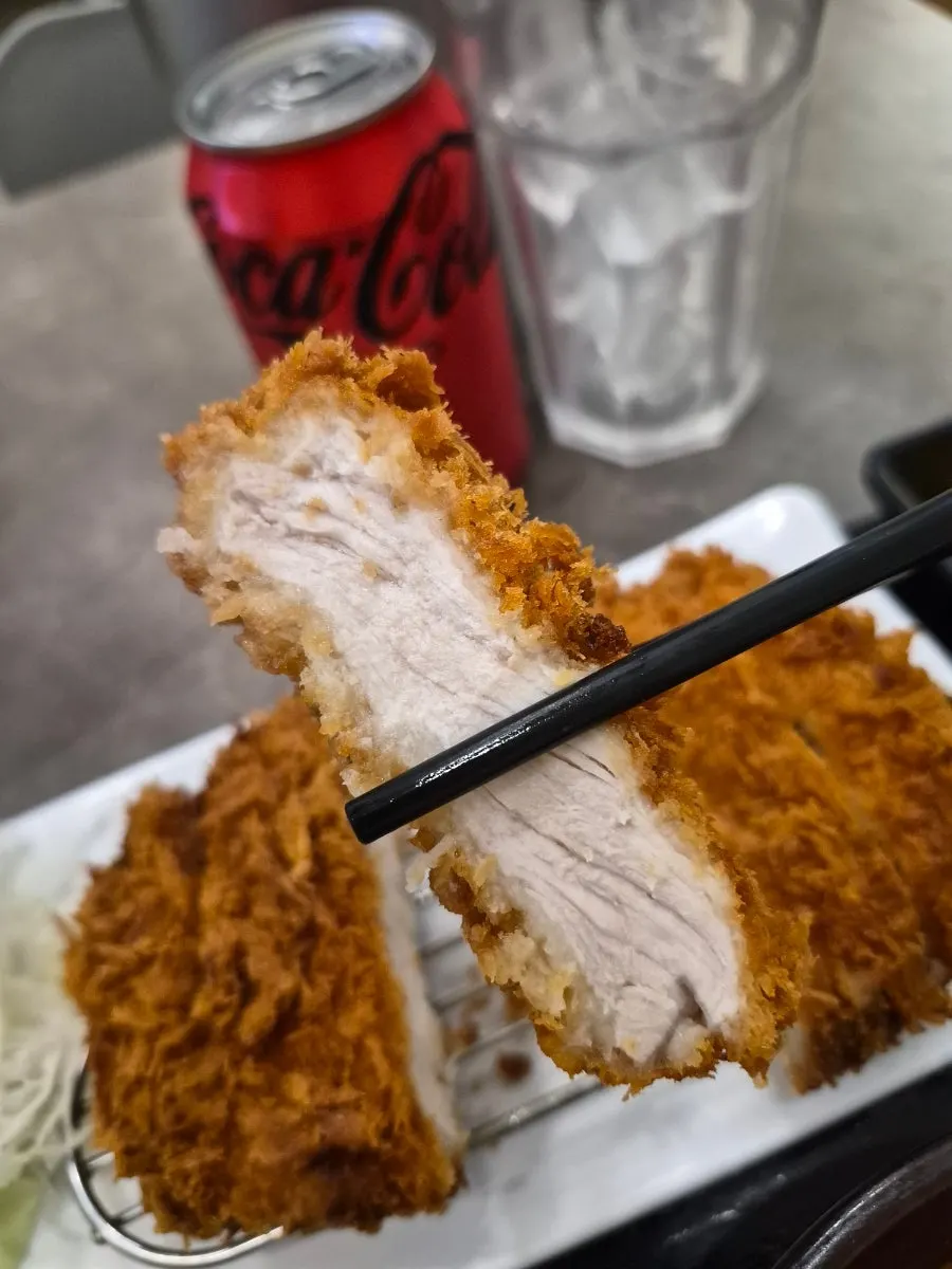 깨끗한 기름에 조리한 등심카츠