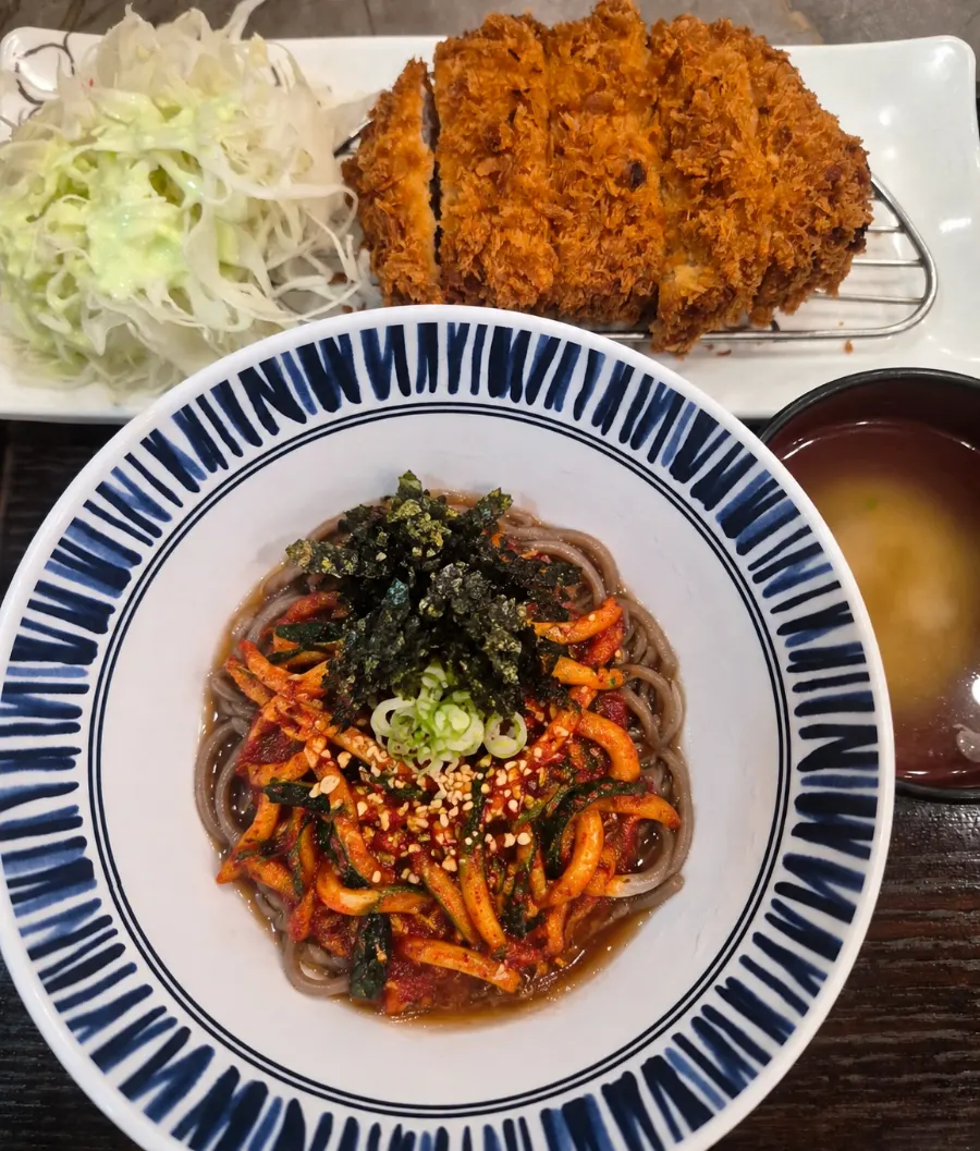 오이비빔메밀과 돈까츠 세트