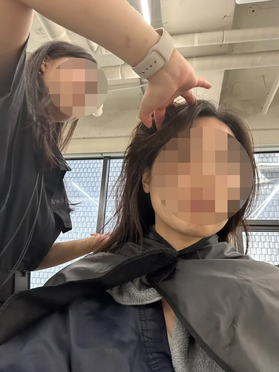 Receiving scalp protection care before coloring
