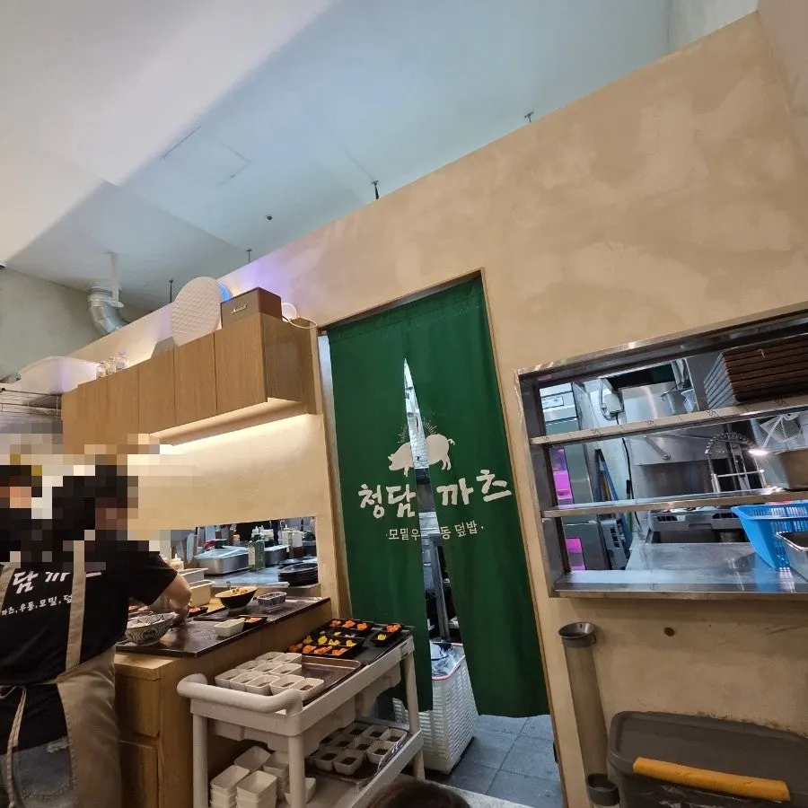 Interior space at Cheongdam Kkatsu, Gangnam-gu Office Station Branch