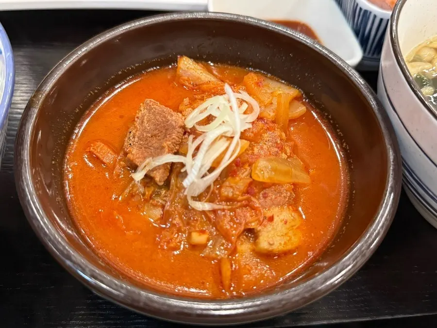 Pork kimchi jjigae with kimchi and pork
