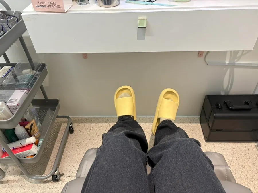 Preparing for nape waxing