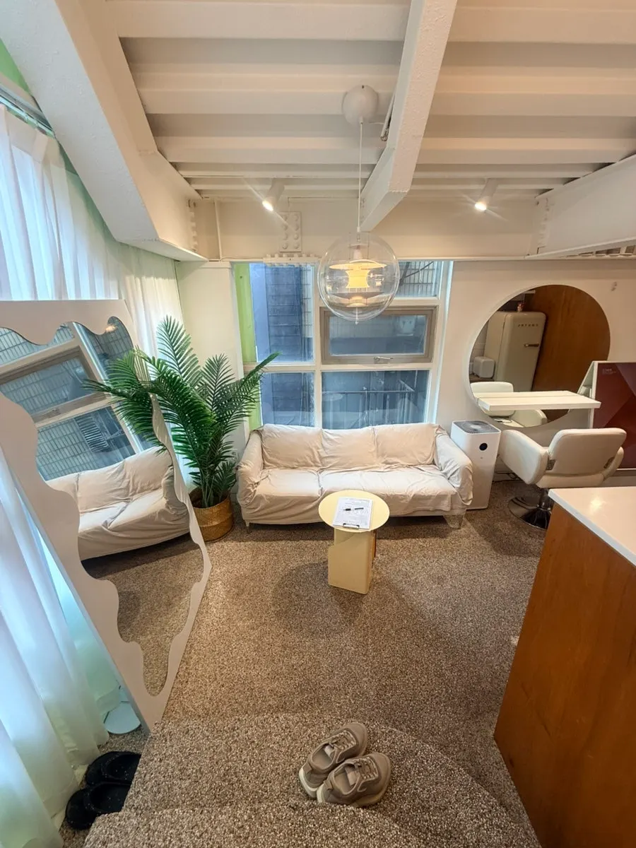 Building housing Super Waxing Gangnam near Gangnam Station Exit 11
