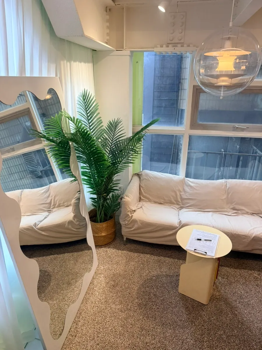 First hairline waxing experience and eyebrow waxing rebooking at Super Waxing Gangnam near Gangnam Station
