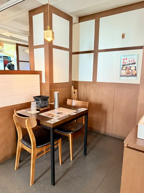 Spacious table seating at Ichigyu Gangnam Sinnonhyeon Branch