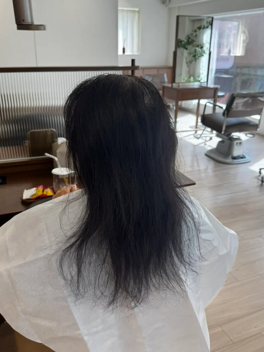 Hair-condition consultation before a perm