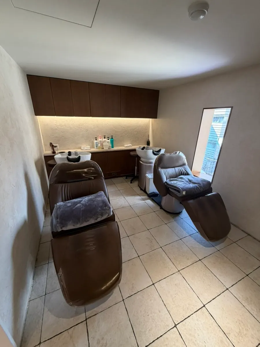 Service seat with a soft chair