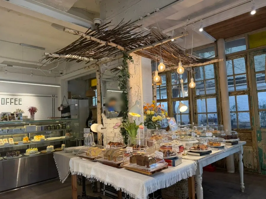Varied desserts in the second-floor ordering area