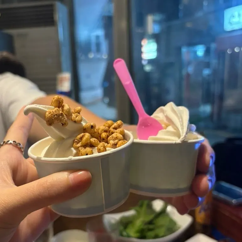 Ice cream dessert topped with Joripong cereal
