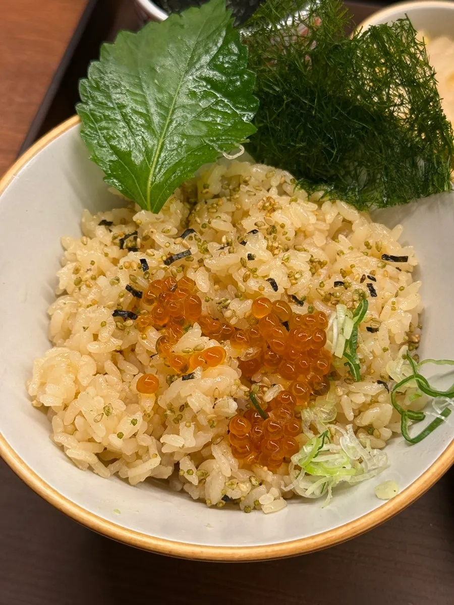앞접시에 덜어놓은 아부리동 구성