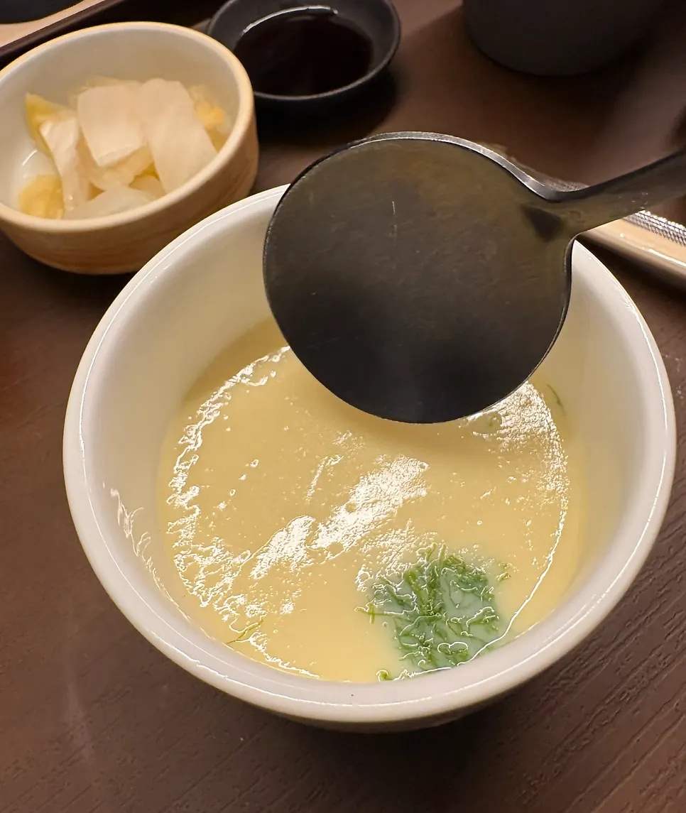 기본으로 나온 차완무시