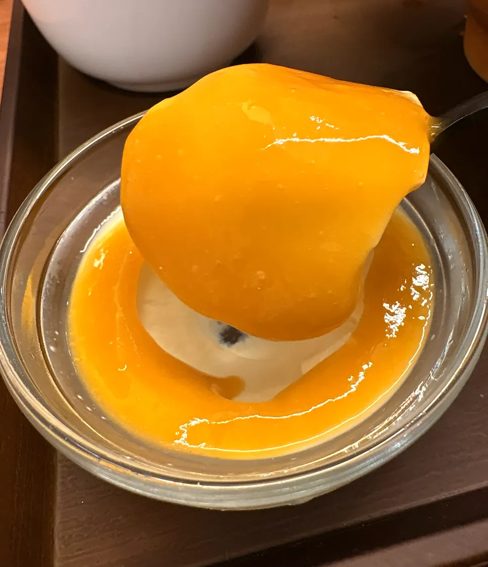 후식으로 나온 홍시 판나코타