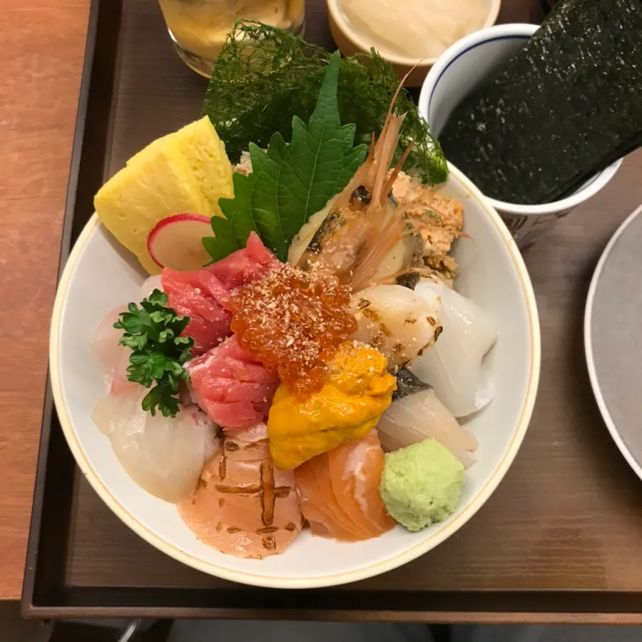 프리미엄 카이센동 한 그릇