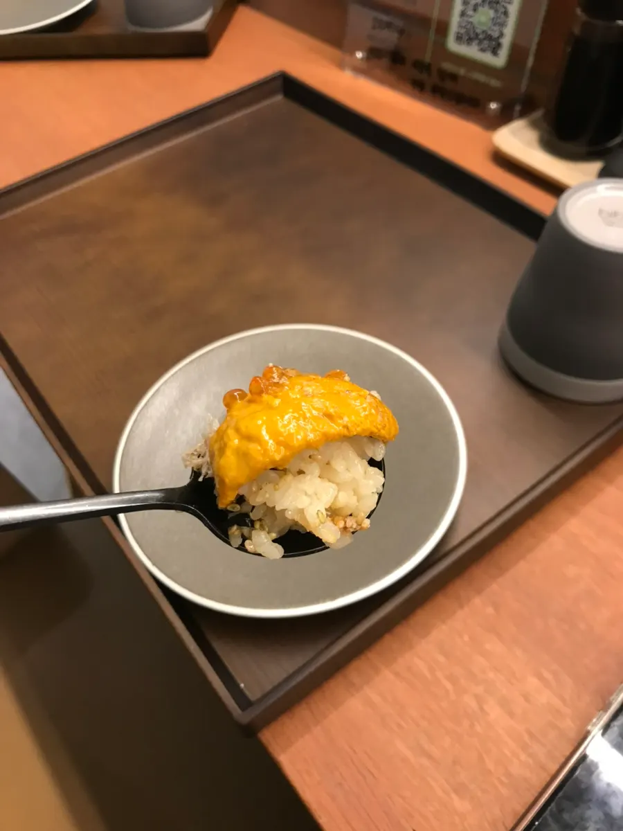 카이센동 위의 우니