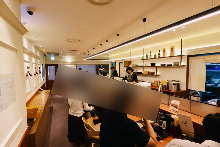 Bar seating set up at the center of Ilpum Gangnam Branch