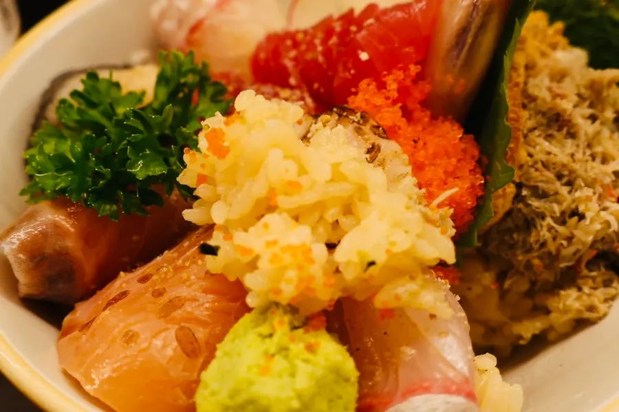 Kaisendon rice seasoned with sushi vinegar