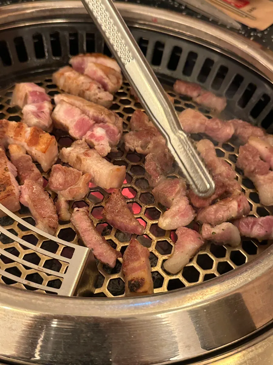 Wrapping up the meal at Gogikkun Kimchunbae Gangnam