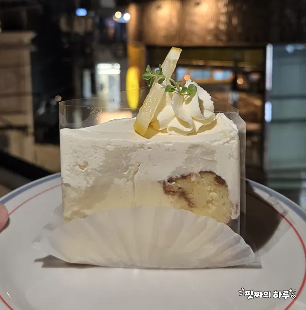 아이스 아메리카노와 레몬요거트갸또 조합