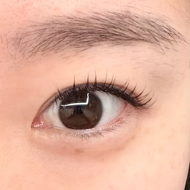 Eyes right after the 8-9mm human-hair C-curl treatment