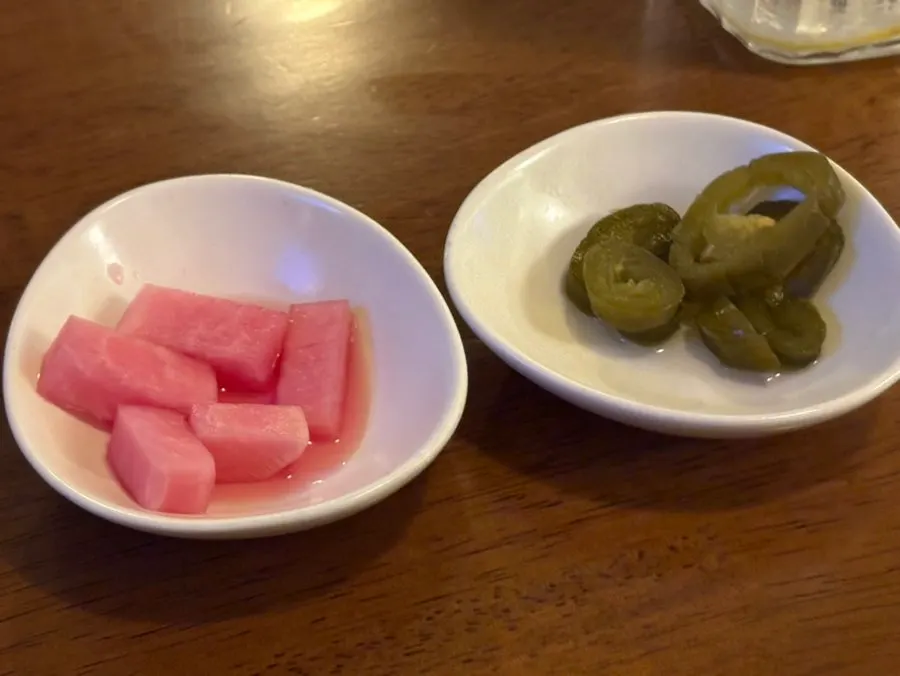 창가 자리에서 본 모아 강남 세팅