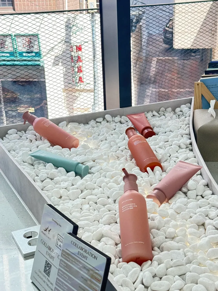 짐 보관 락커와 감성 공간