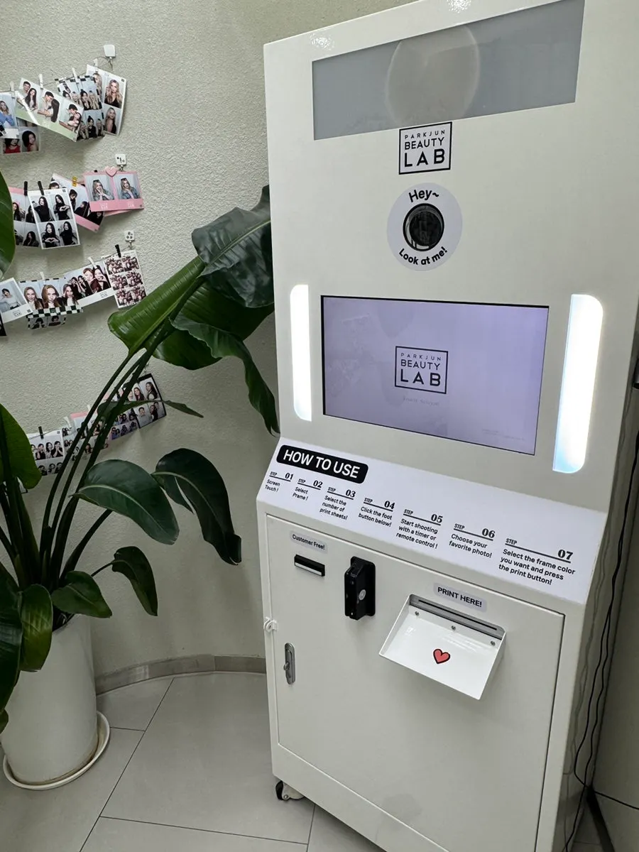 살롱 안 포토부스 공간