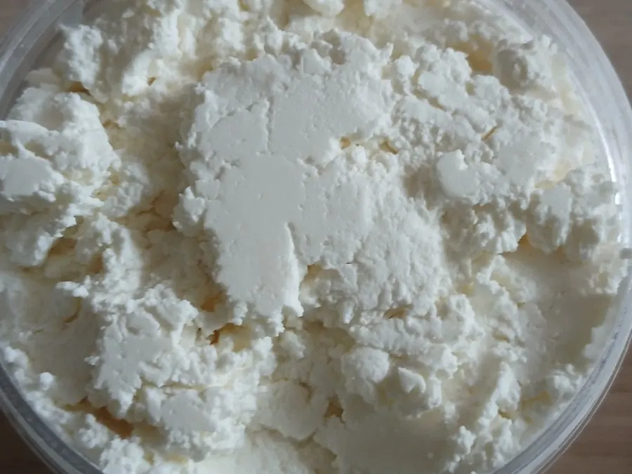 Thick medium Greek yogurt