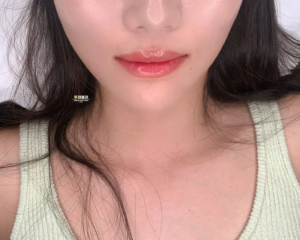 Before-and-after photo of lip color change from the lip tattoo