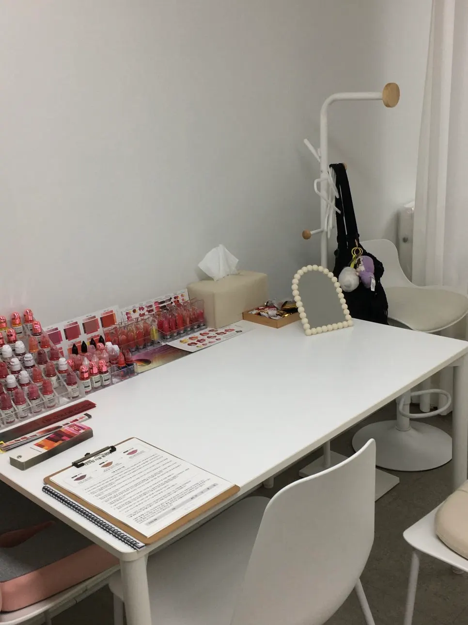 Interior of Lamoon Brow's consultation space