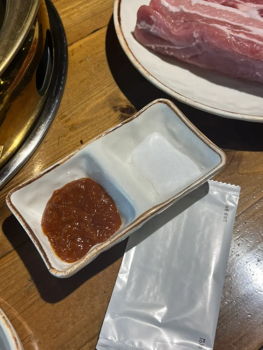 도토리묵과 오징어무침 밑반찬