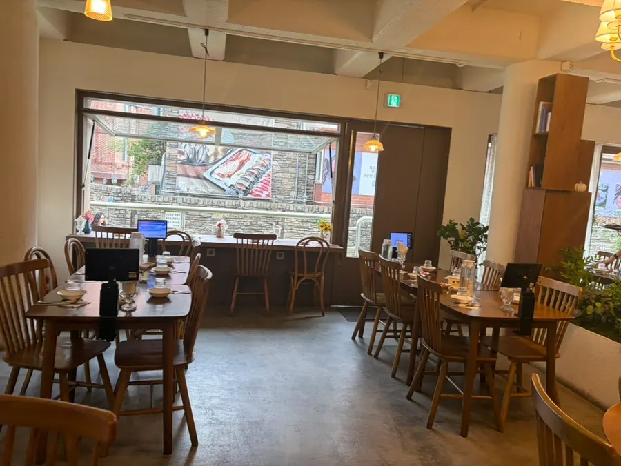 Interior atmosphere of Moa Gangnam