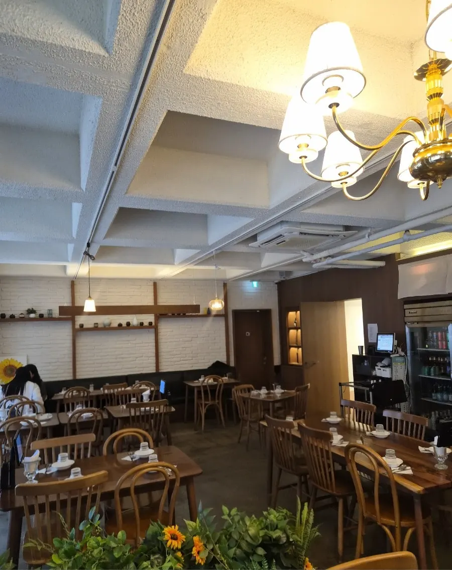 모아 강남 방문 대기 분위기