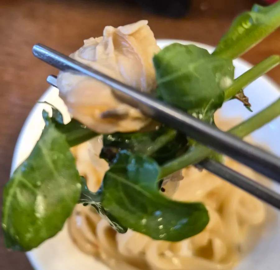 바지락 감칠맛 봉골레 칼국수