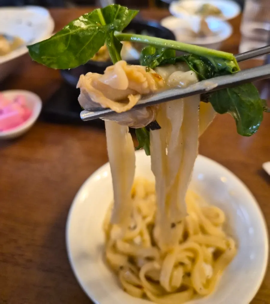 칼국수 면을 더한 봉골레