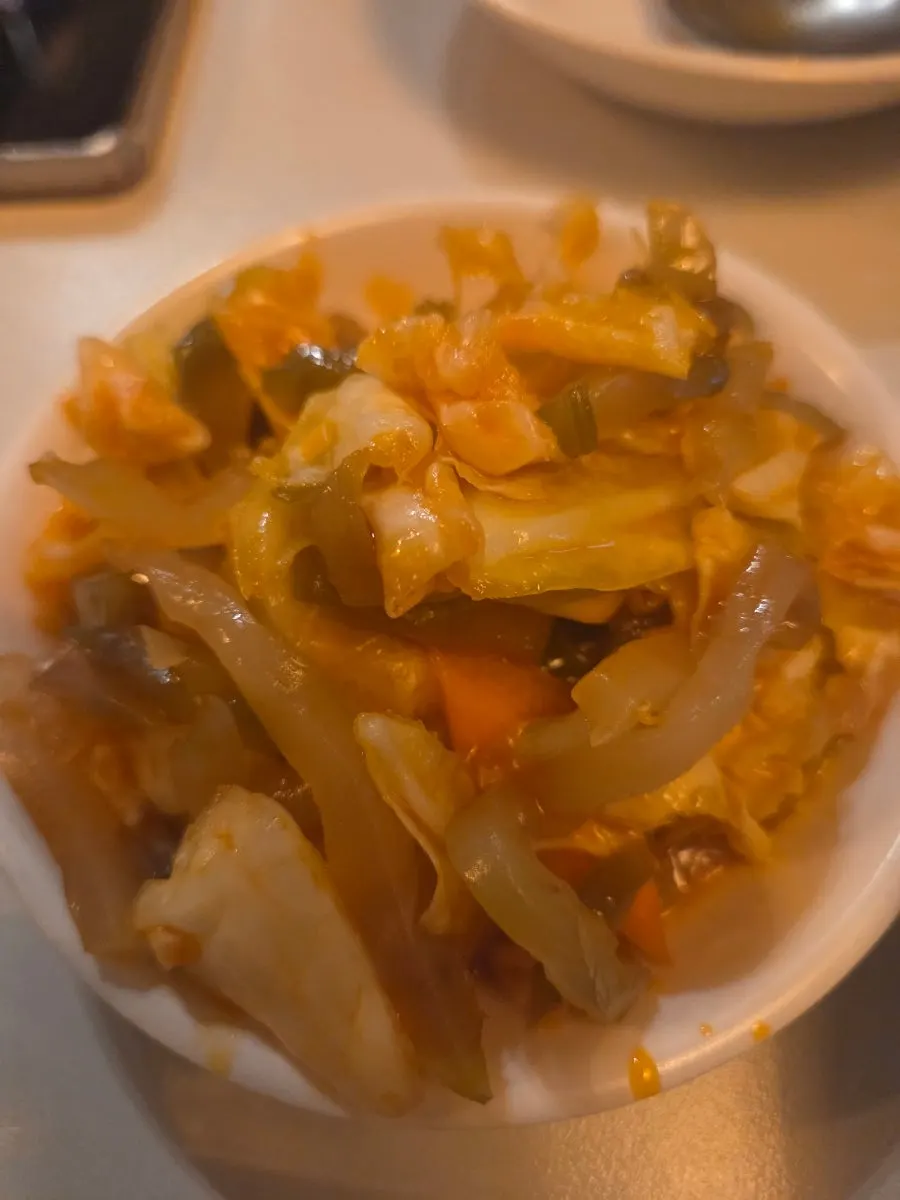 기본 찬으로 나온 두 가지 반찬