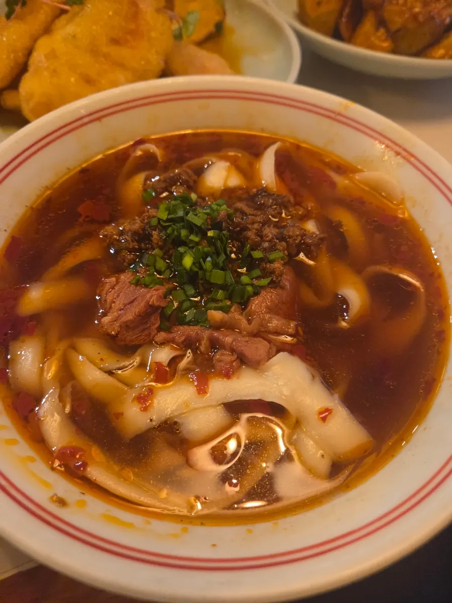 사천식 우육도삭면 그릇